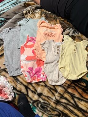 Baby bundle Onesies - Gray, Light Blue, Peach, Pink, Cream, Yellow